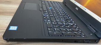 Dell Latitude 5590 - 15.6", Intel Core i5, 16GB RAM, WIN 11 - 3