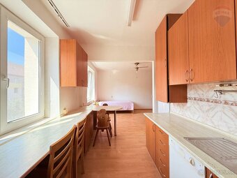 REZERVOVANÝ 2 izbový  byt v centre mesta Humenné. - 3