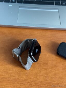Apple Watch 11 42mm JET BLACK - nové, neaktivované - 3