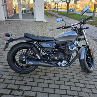 Moto Guzzi V9 Bobber - 3