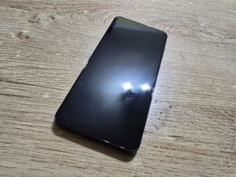 Samsung A12 ma len velmi jemne znamky pouzivania telefon s n - 3