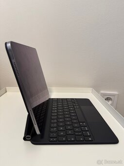iPad Air M2 128GB + Apple Magic Keyboard - 3