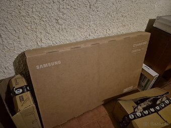Smart Televízor Samsung DU 8000 55" - 3