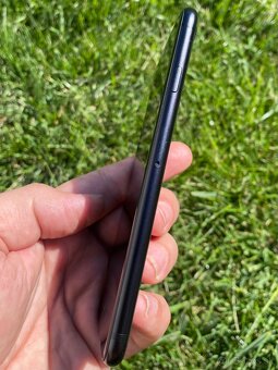 iPhone SE 2020, 64GB, black - 3