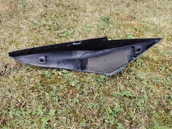 Podsedlový plast pravý Yamaha FZ6 - 3
