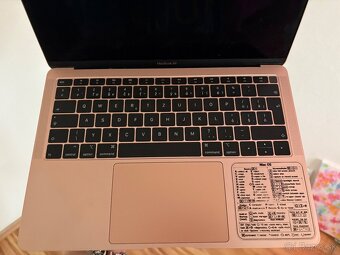 Predám MacBook Air 13(2019) - 3