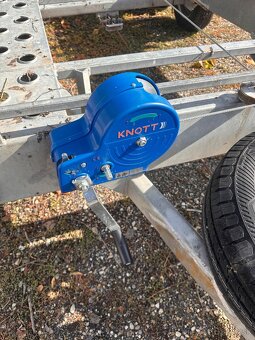 Autoprepravník JSU 2800 kg - 3