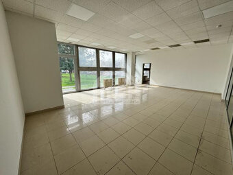 Obchodné priestory na prenájom v centre mesta Michalovce - 3