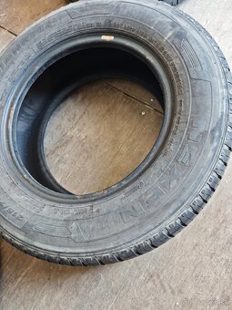 215/70R15c - 3