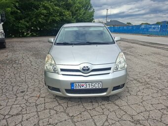 Toyota Corolla Verso 2.0 D 85 kw 7 miestny - 3