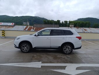 Mitsubishi Outlander INSTYLE 7-miestne - 3