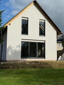 2 - podlažný rodinný dom s neopakovateľným výhľadom na hrad - 3