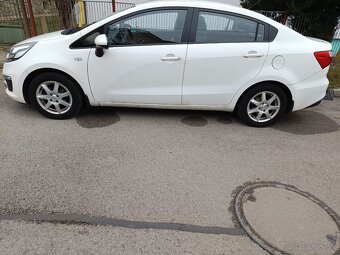 Predám KIA RIO sedan 1,2 málo jazdená - 3