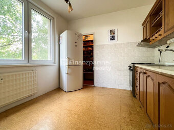 Predaj 3 izbový byt, M. R. Štefánika, Levice - 3