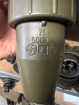 Vojenska zásuvka - 3