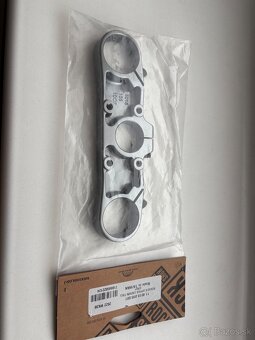 RockShox BoXXer C1 - horna korunka - 3