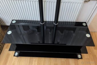Sklenený TV stolík - 3