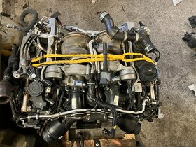 Porsche motor CVDA poskodeny 404kw - 3