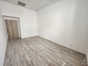 Kancelária v centre Popradu – na prenájom - 3