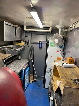 Plne vybavený foodtruck, pripravený na prevádzku - 3