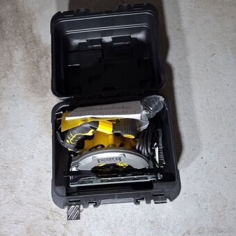 Kotúčová píla 1650 W STANLEY FATMAX - 3