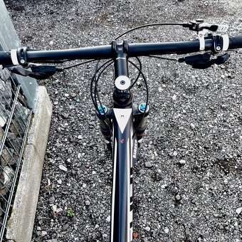 Predam celoodpruzeny CUBE - 3