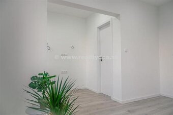 Predám zrekonštruovaný 3-izbový byt v Bánovciach n/B - 3