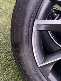 VEGA CRATER orig.skoda Superb3V  5x112  8j x19  ET 45 VW - 3