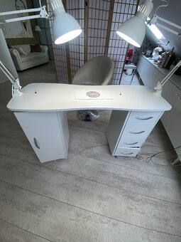 Manikersky stolik - 3