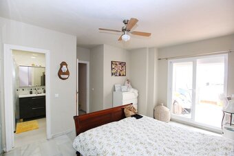 Nádherný 2-izbový apartmán v Las Colinas de Calahonda - 3