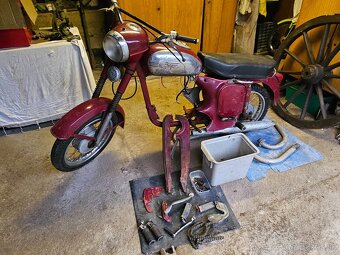 Jawa 250 - 3