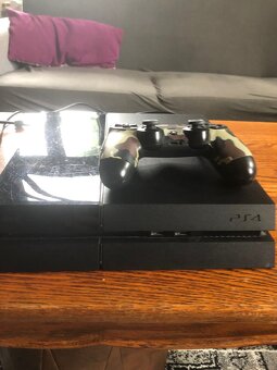 Playstation 4 - 3