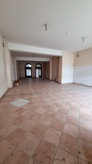 Investičná príležitosť – budova v absolútnom centre Kežmarku - 3
