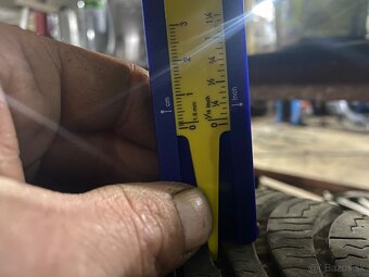 Predám zimné pneu 225/45r17 - 3