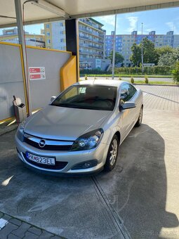 Predám Opel Astra H GTC 1,6 Benzín - 3