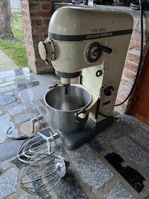 Predám kuchynský robot Savaria - 3