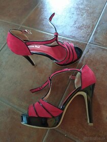Krásne červené letné sandále na opätku - 3