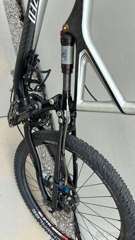 Predám Specialized Stumpjumper S4 (veľkosť L) – karbónový fe - 3