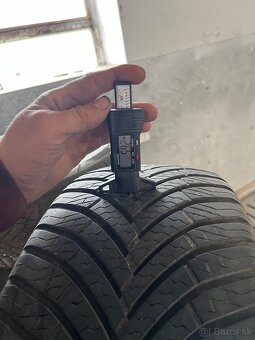 Pneu 225/55r17 celoročne - 3