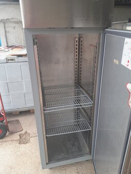 celonerezova chladnicka na prepravky - 3