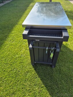 Grilovací stolík Keter Unity XL - 3