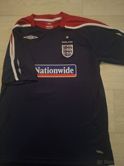Tmavomodré tričko značky Umbro - 3