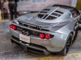 Henessey Venom 1:18 Autoart Signature - 3