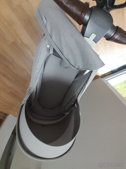 Kočík Stokke, Vajíčko so základňou, Vajíčko cybex Aton Q - 3