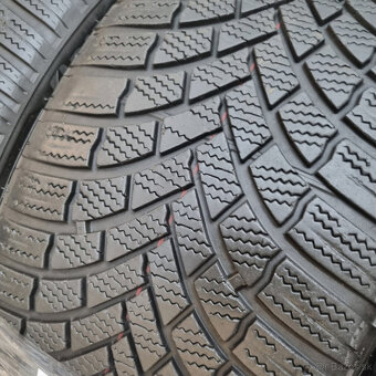Zimné pneumatiky 235/40 R19 BRIDGESTONE - 3
