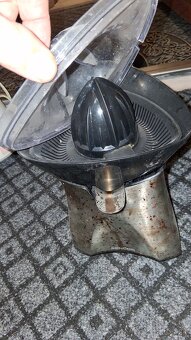 Predám starší elektrický mixér aj odšťavovač - 3