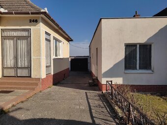 REZERVOVANÉ Predaj- 3iRD s veľkým pozemkom v obci Alekšince - 3