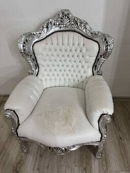 Veľké kreslo a stolík v barokovom štýle - 3