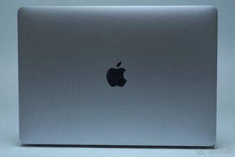 ZÁRUKA/Macbook Air 13.3"/I5 1.6GHZ/8GB RAM/256GB SSD/CZ - 3