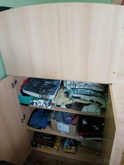 Vyvýšená posteľ so skriňou a stolíkom - 3